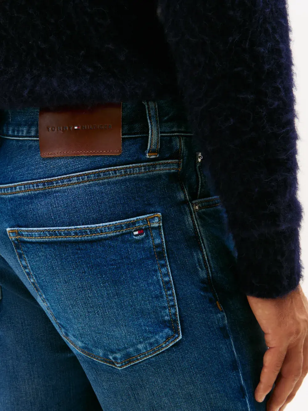 detail Tommy Hilfiger pánske modré džínsy Denton