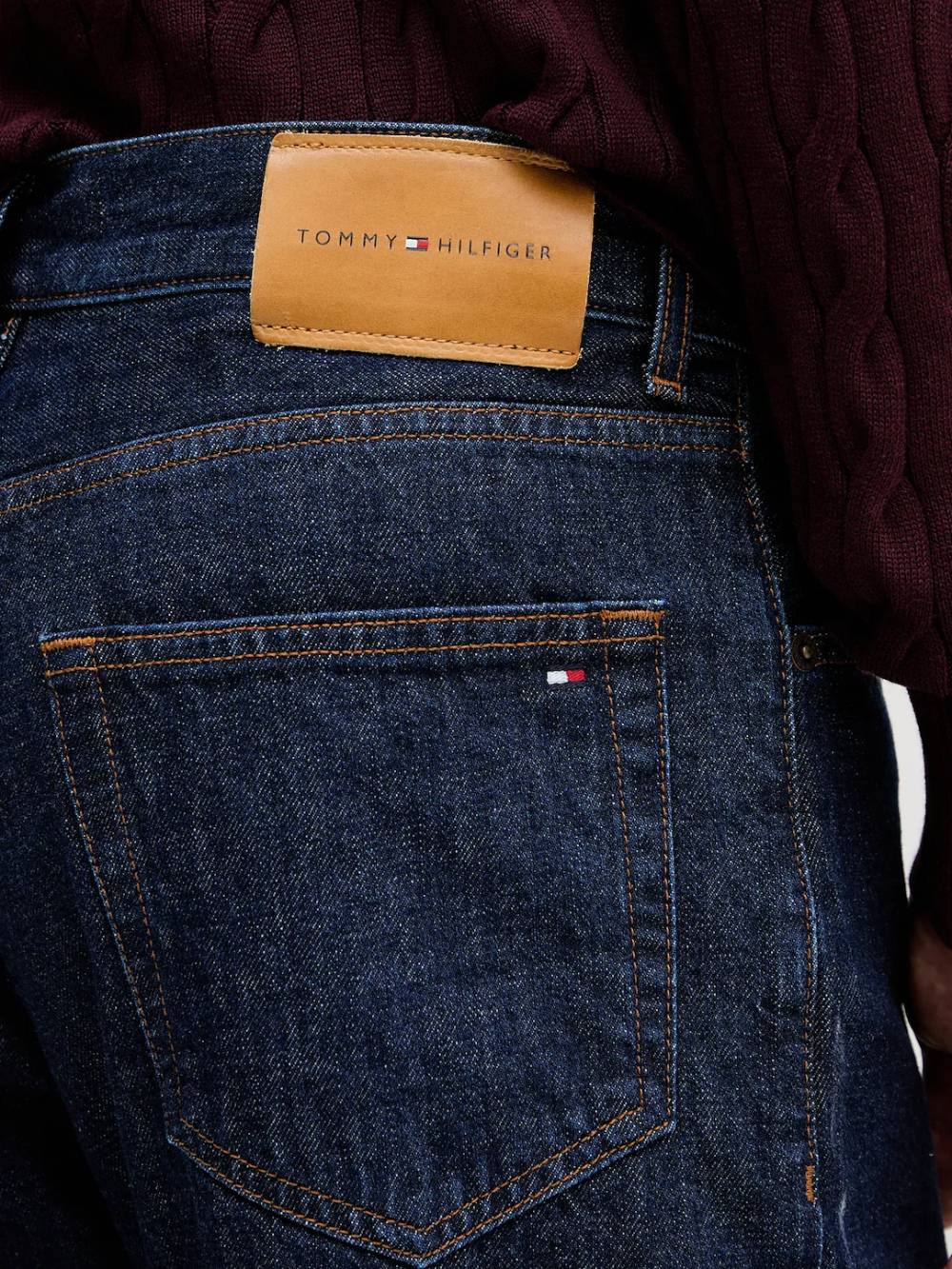 detail Tommy Hilfiger pánske modré džínsy