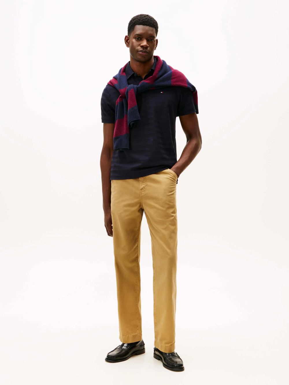 detail Tommy Hilfiger pánske tmavo modré polo tričko