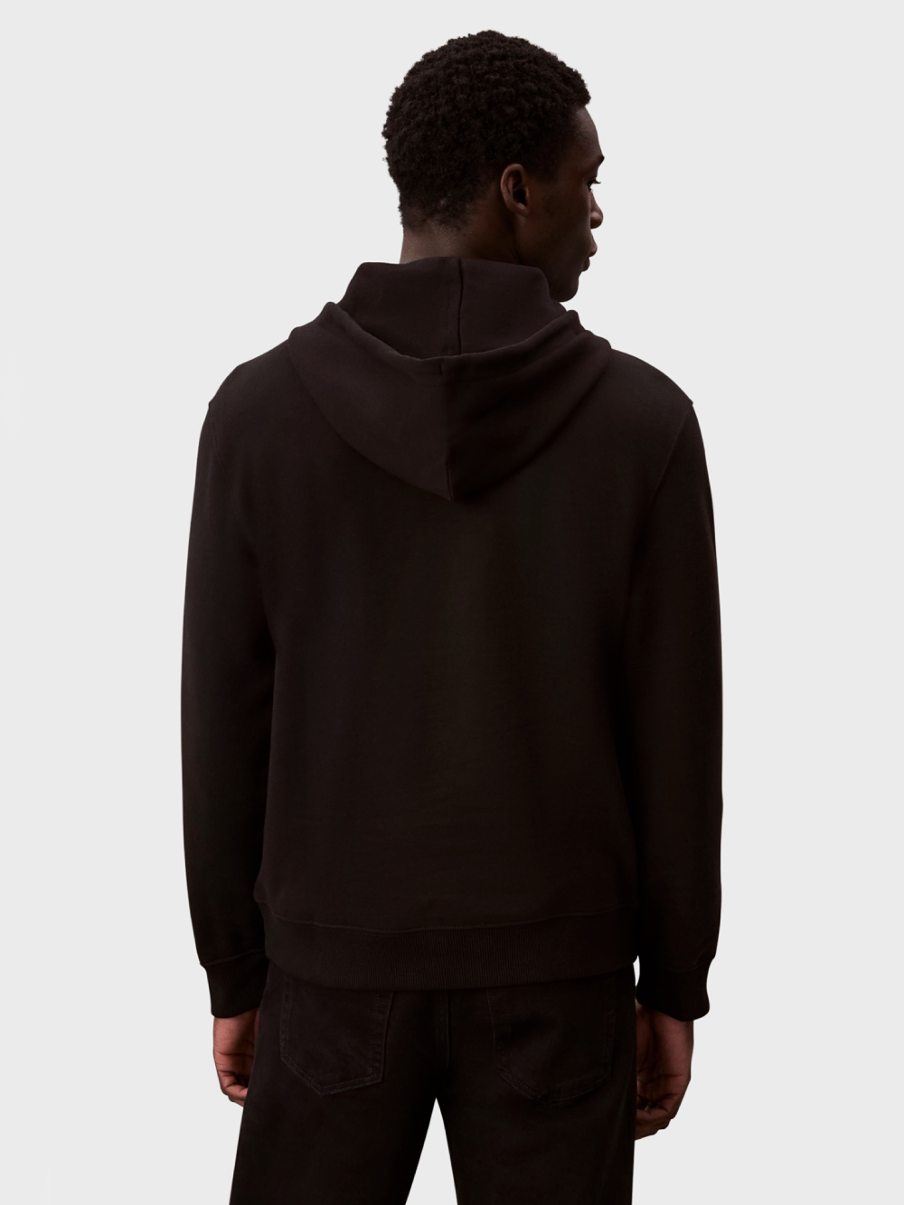 detail Calvin Klein pánska čierna mikina