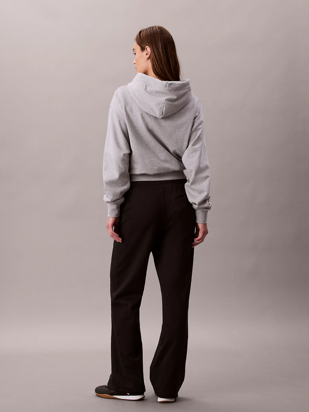 detail Calvin Klein dámske čierne tepláky