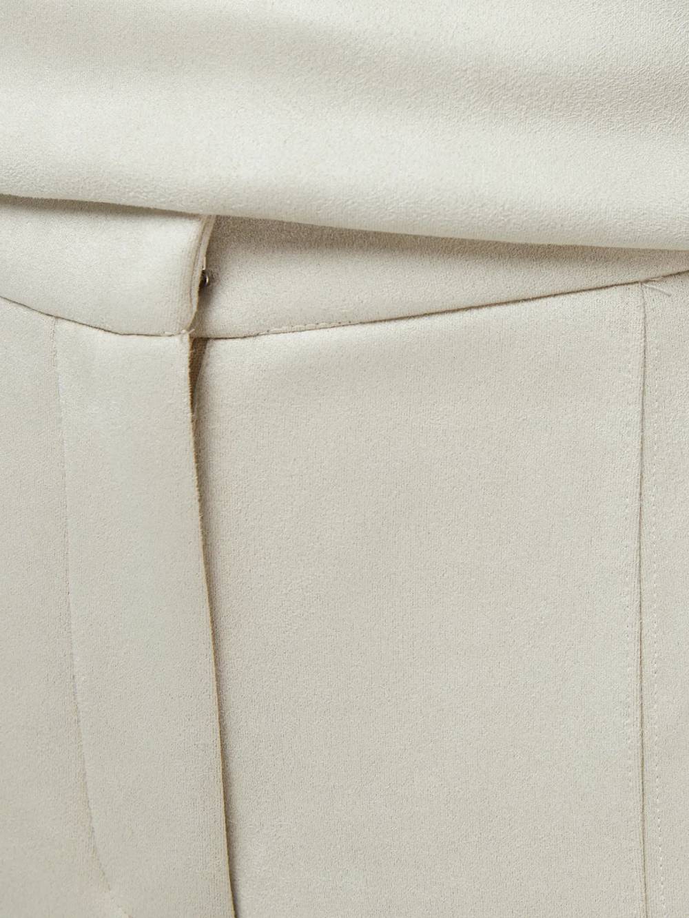 detail Guess dámske béžové nohavice