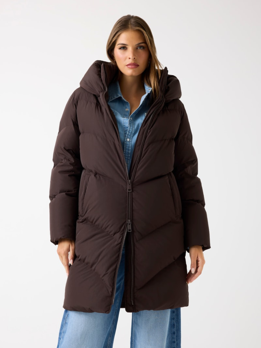 detail Guess dámska hnedá bunda