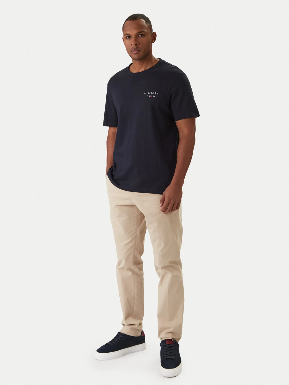 detail Tommy Hilfiger pánske tmavo modré tričko