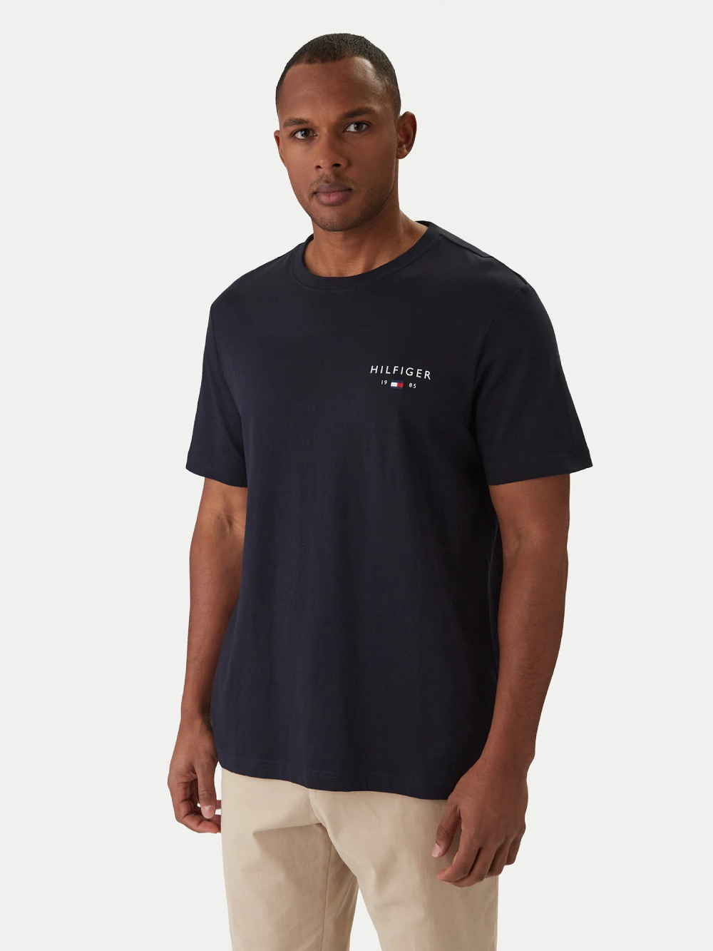 detail Tommy Hilfiger pánske tmavo modré tričko
