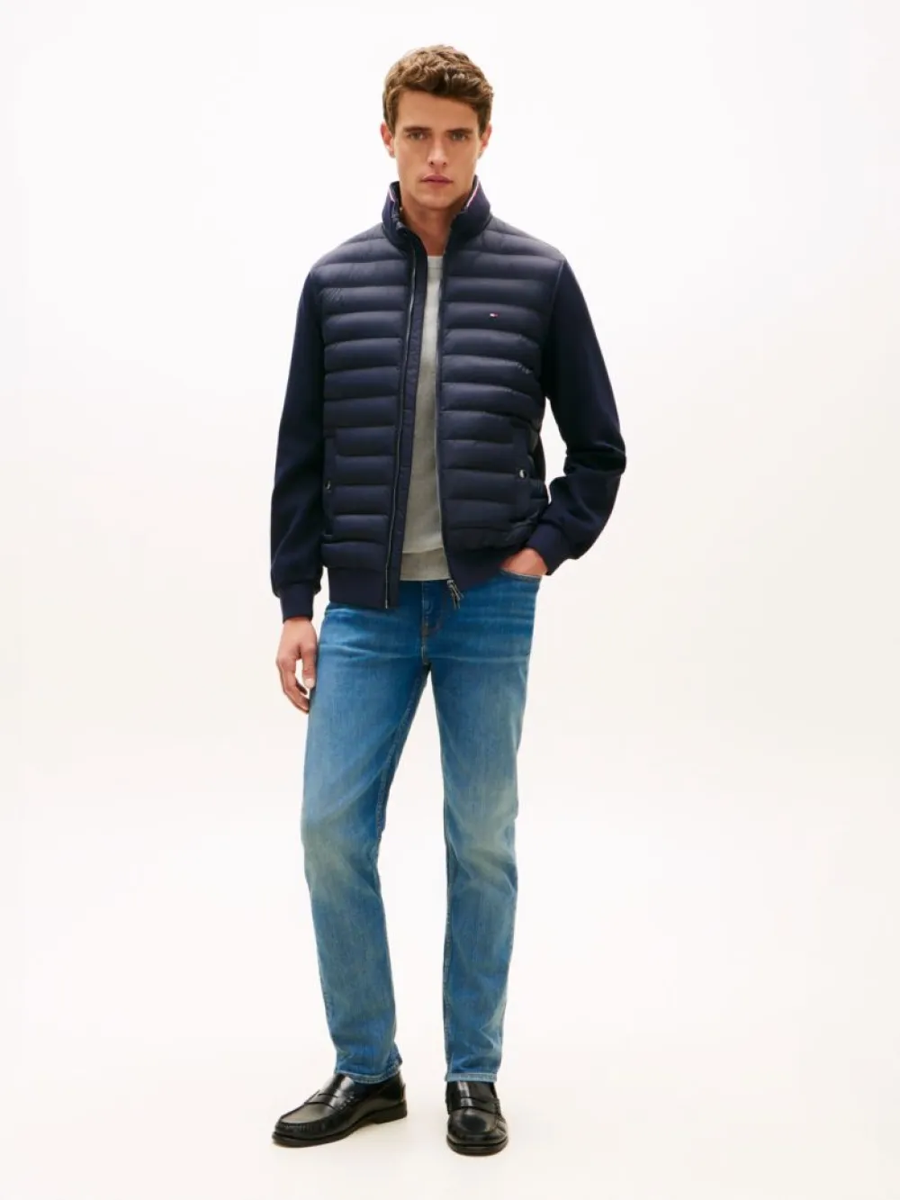 detail Tommy Hilfiger pánska tmavo modrá bunda