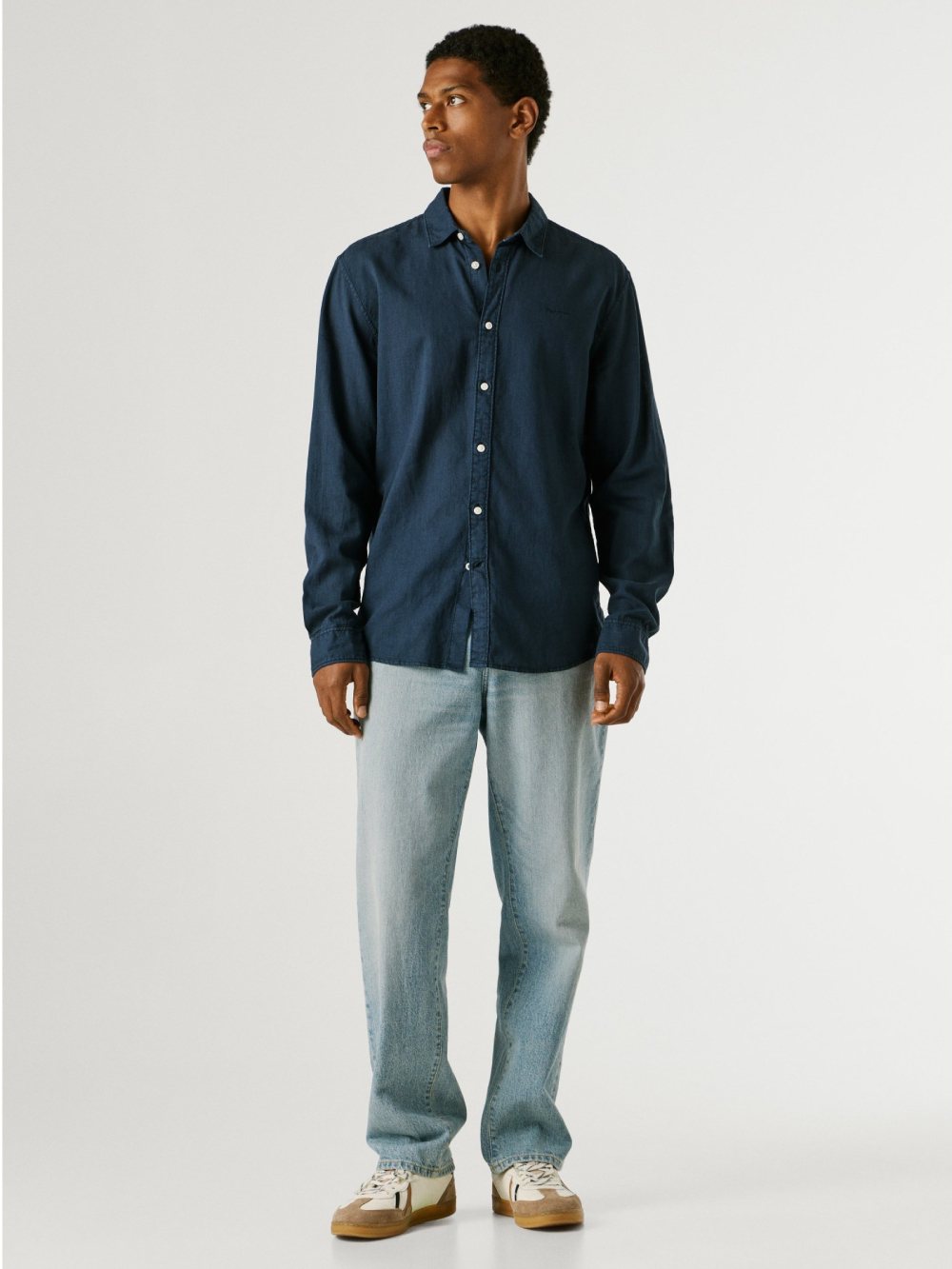 detail Pepe Jeans pánska modrá košeľa