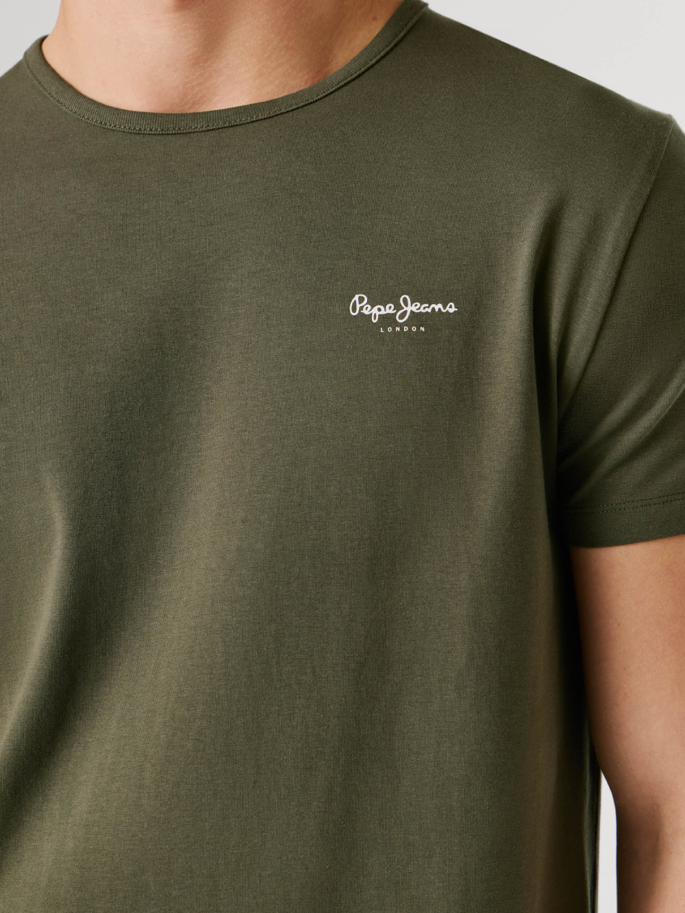 detail Pepe Jeans pánske khaki tričko