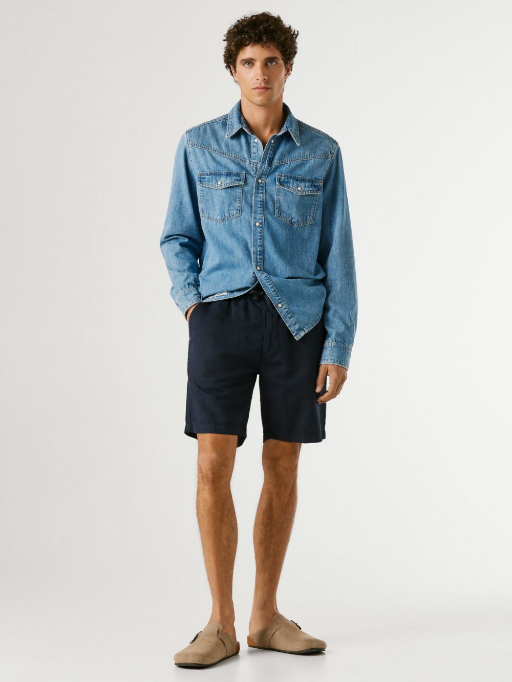detail Pepe Jeans pánske modré šortky