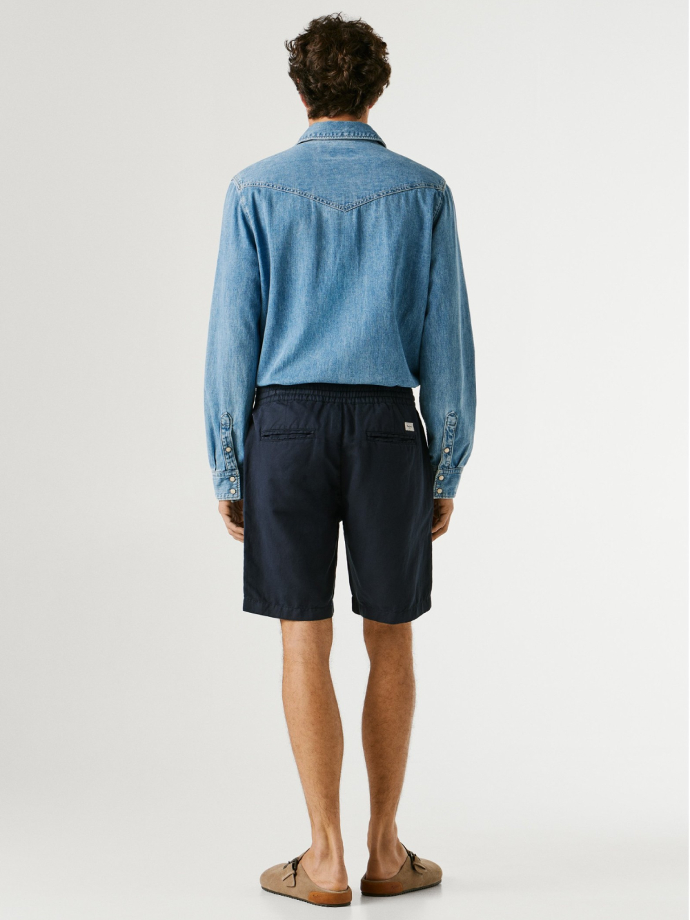 detail Pepe Jeans pánske modré šortky