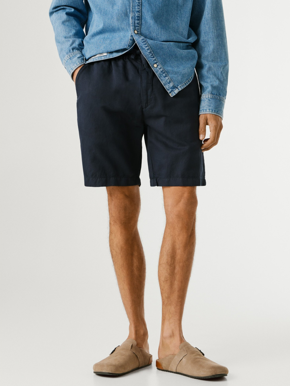 detail Pepe Jeans pánske modré šortky
