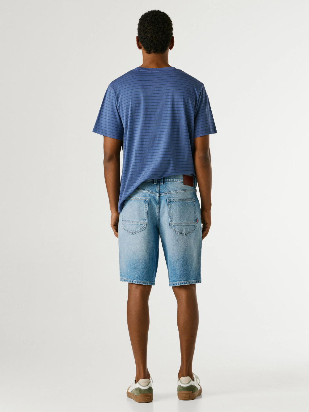 detail Pepe Jeans pánske modré džínsové šortky