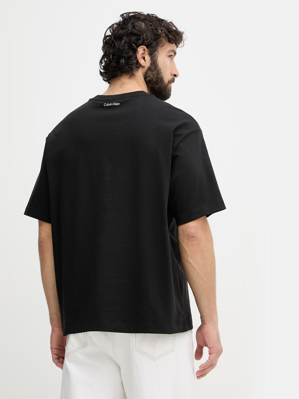 detail Calvin Klein pánske čierne tričko