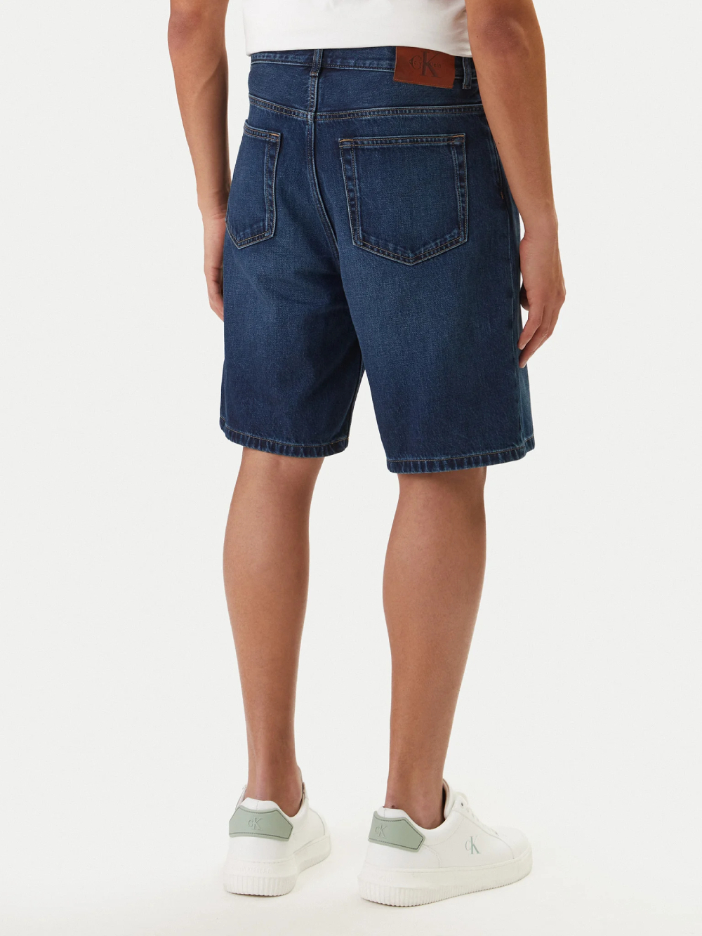 detail Calvin Klein pánske modré džínsové šortky