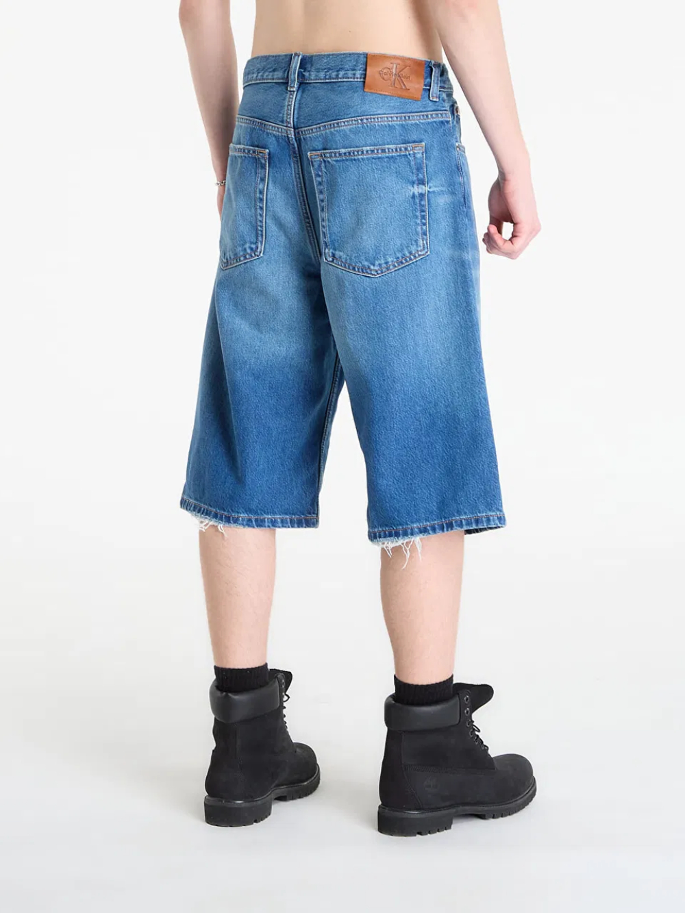 detail Calvin Klein pánske modré džínsové šortky