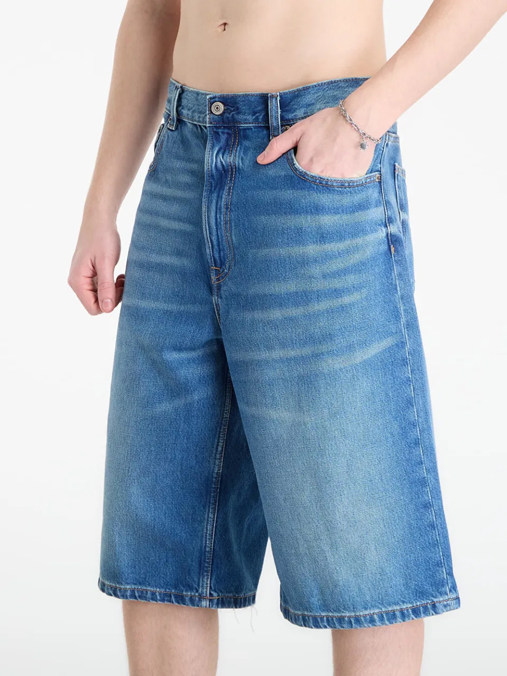 detail Calvin Klein pánske modré džínsové šortky