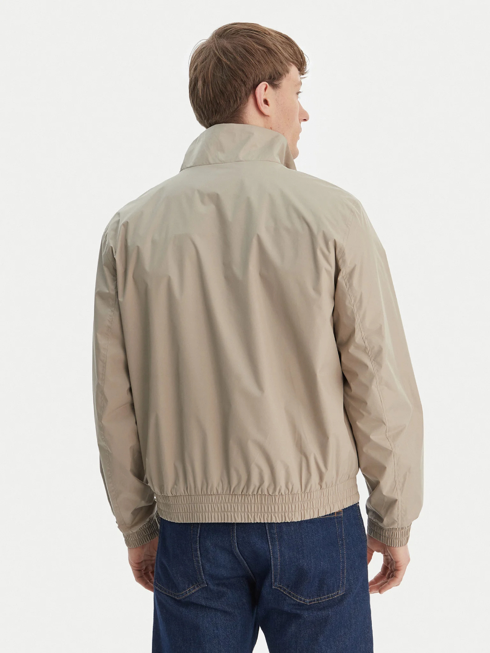 detail Calvin Klein pánska hnedá bunda