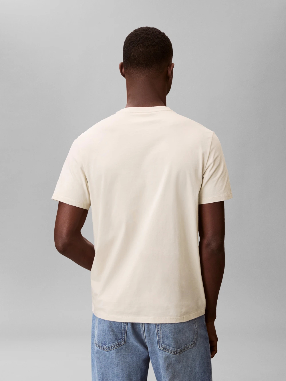 detail Calvin Klein pánske béžové tričko