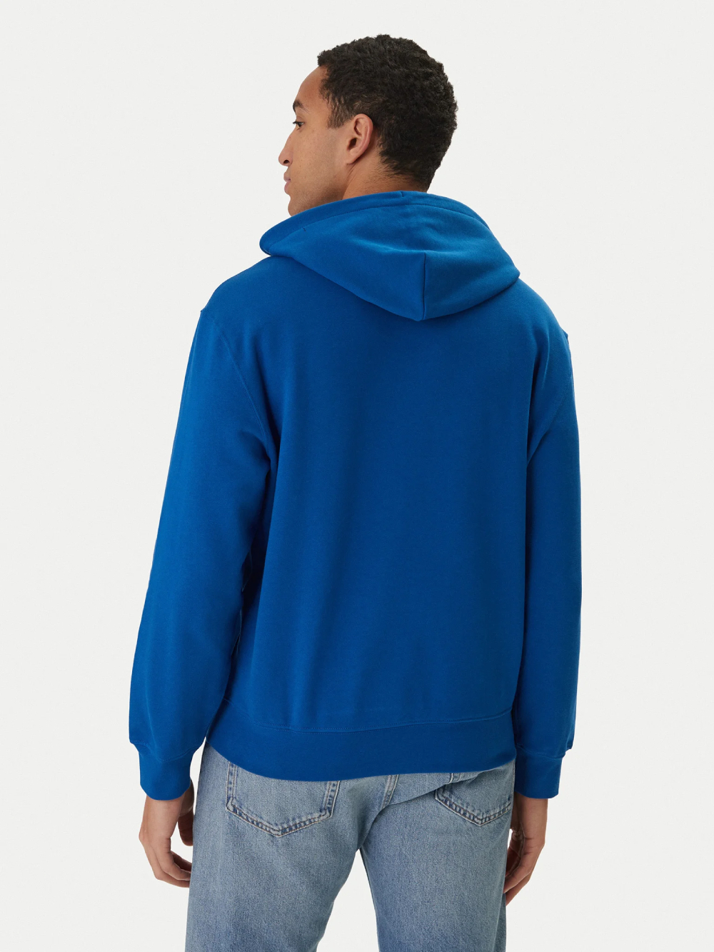 detail Calvin Klein pánska modrá mikina