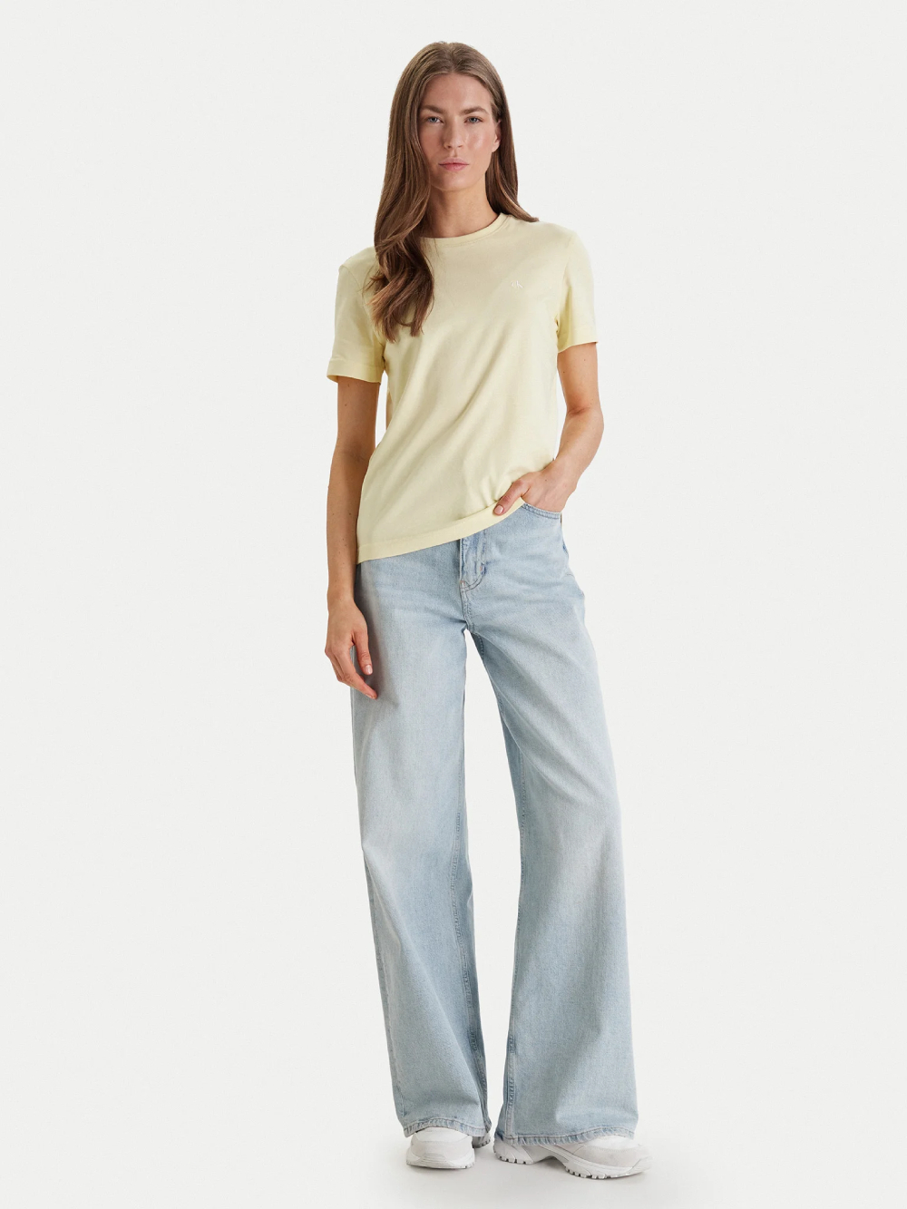 detail Calvin Klein dámske žlté tričko