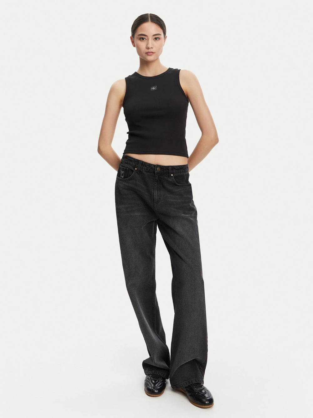 detail Calvin Klein dámske čierne tielko