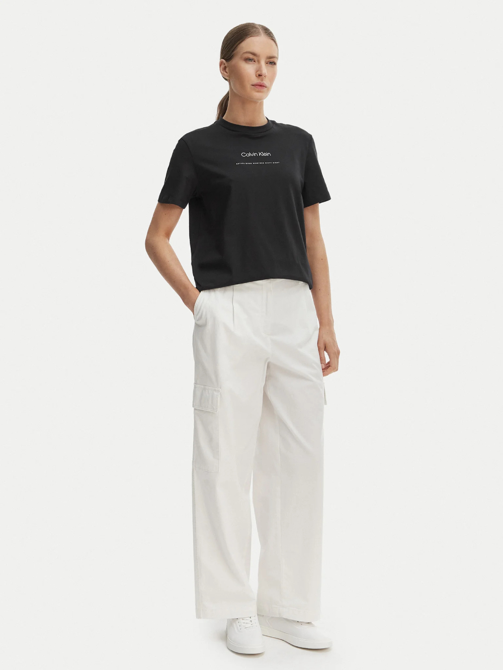 detail Calvin Klein dámske čierne tričko