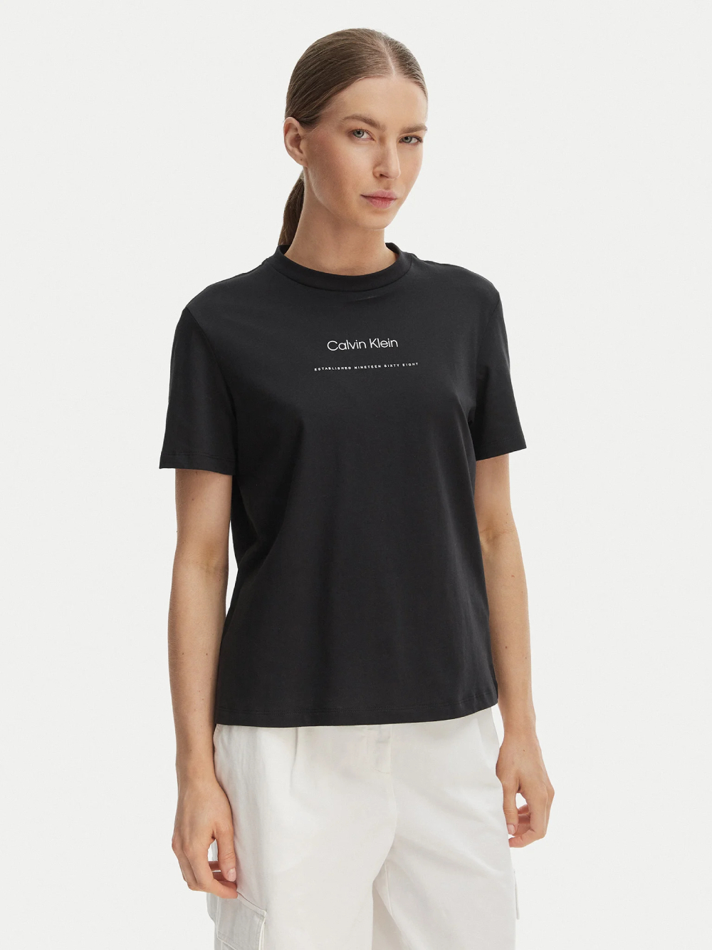detail Calvin Klein dámske čierne tričko
