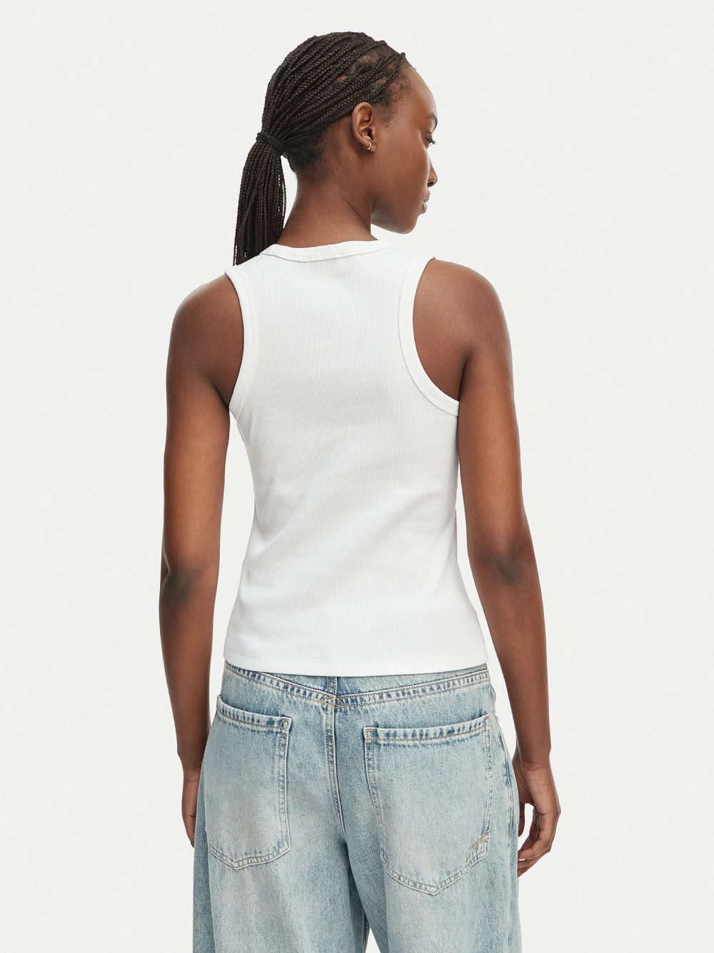 detail Calvin Klein dámske biele tielko