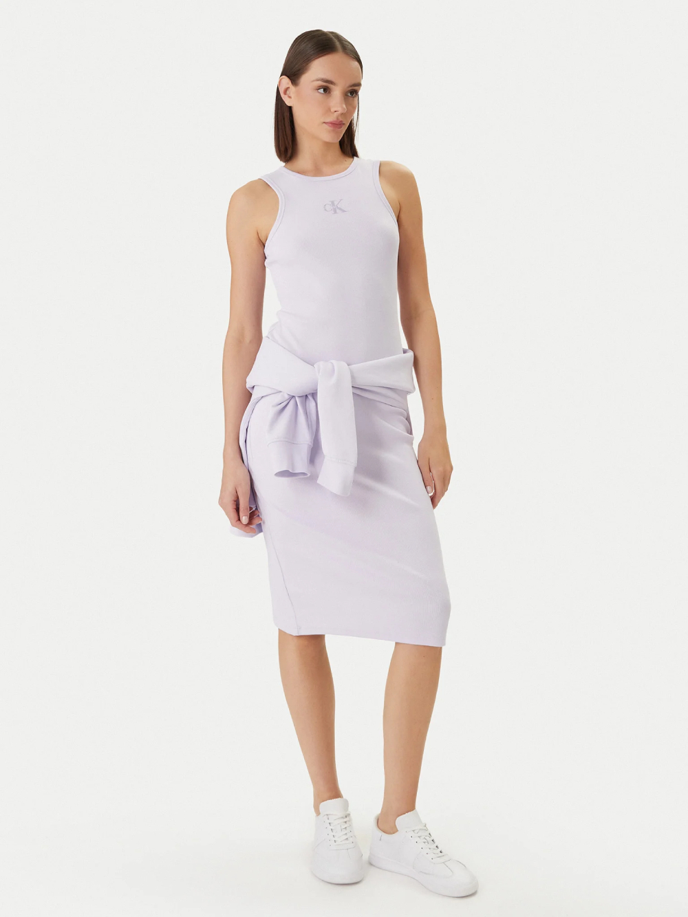 detail Calvin Klein dámske fialové šaty