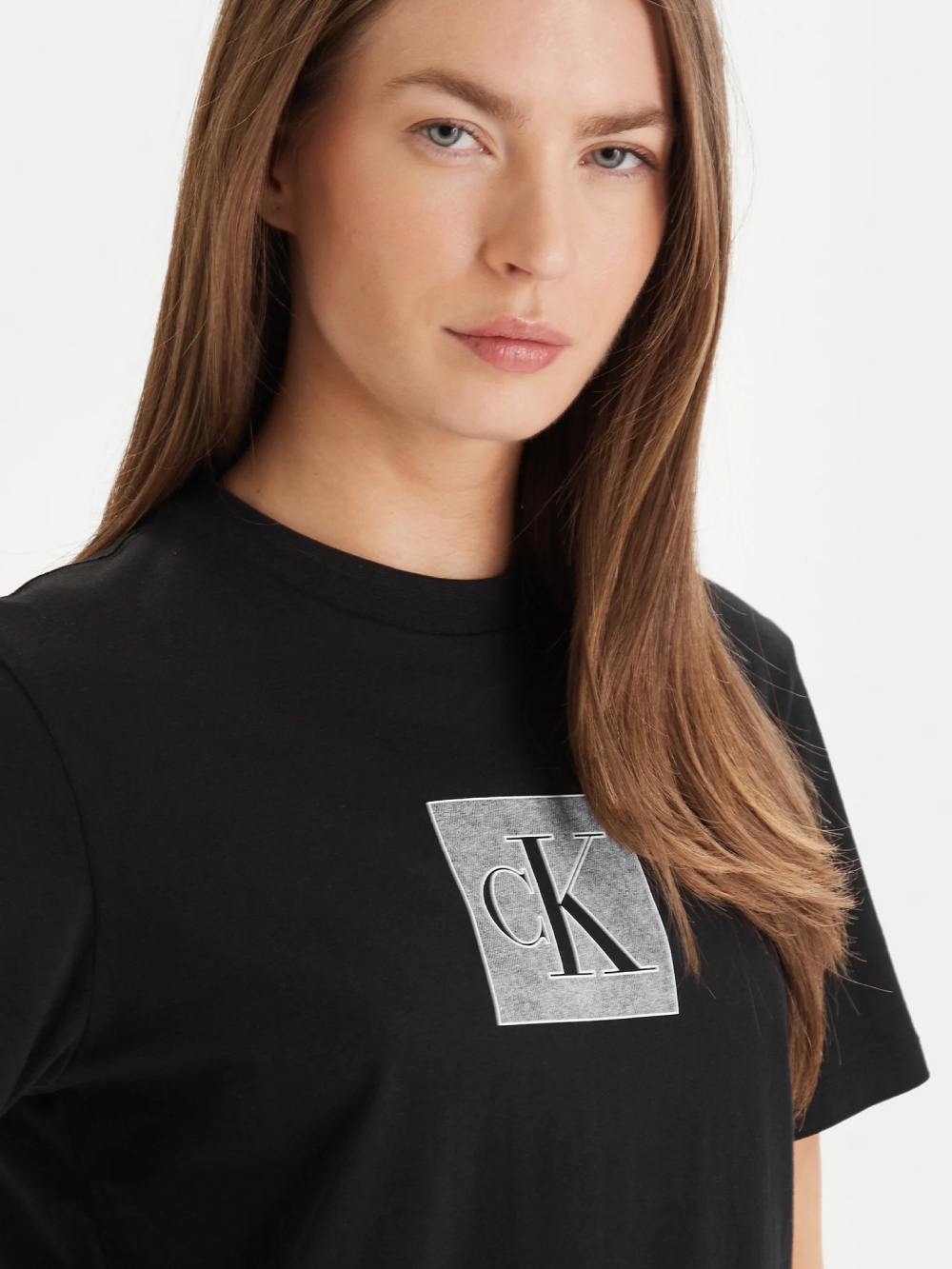 detail Calvin Klein dámske čierne tričko