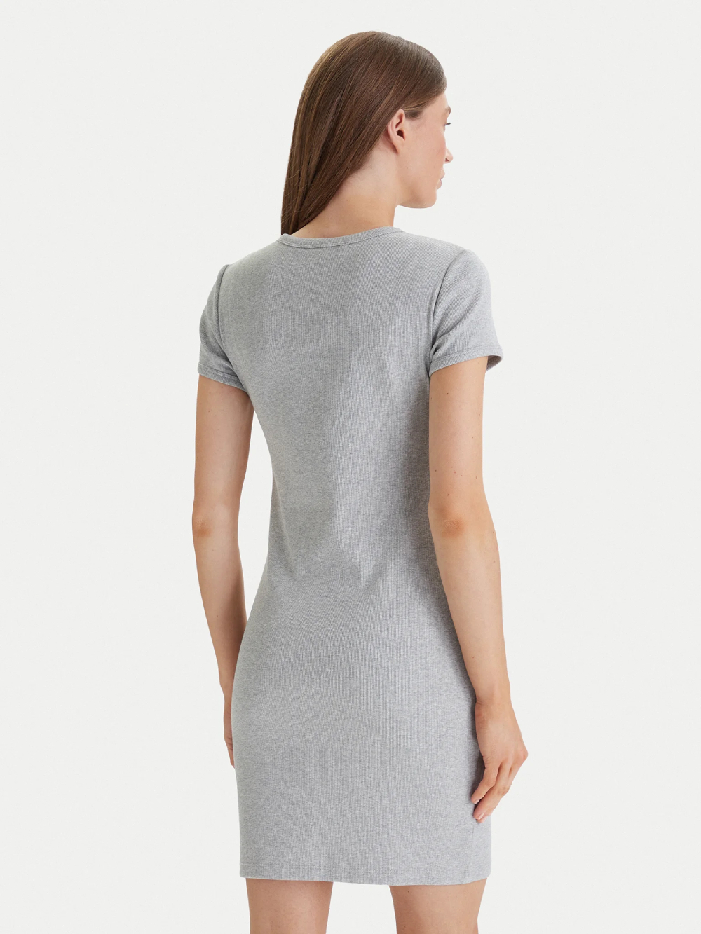 detail Calvin Klein dámske šedé šaty