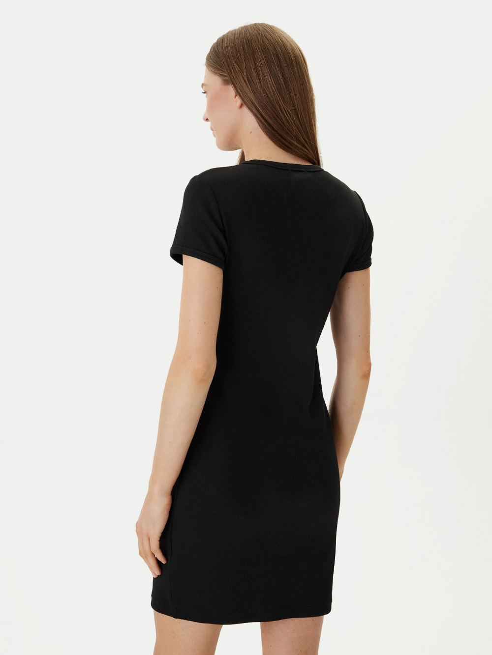 detail Calvin Klein dámske čierne šaty
