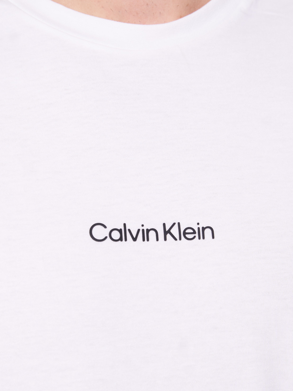 detail Calvin Klein pánsky biely nátelník