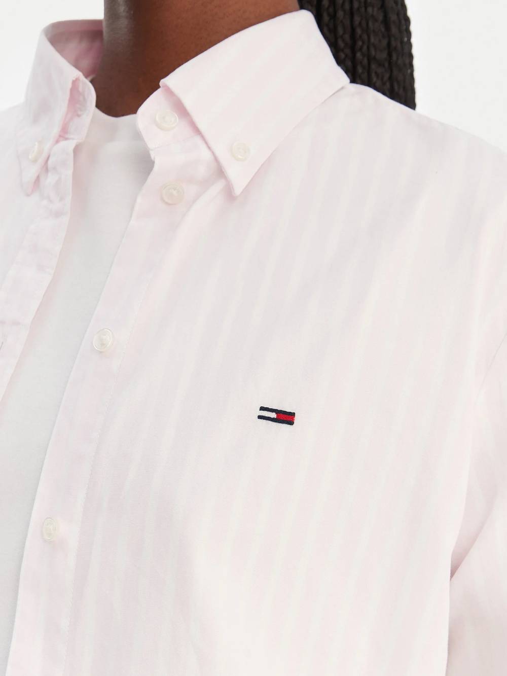 detail Tommy Jeans dámska pruhovaná košeľa