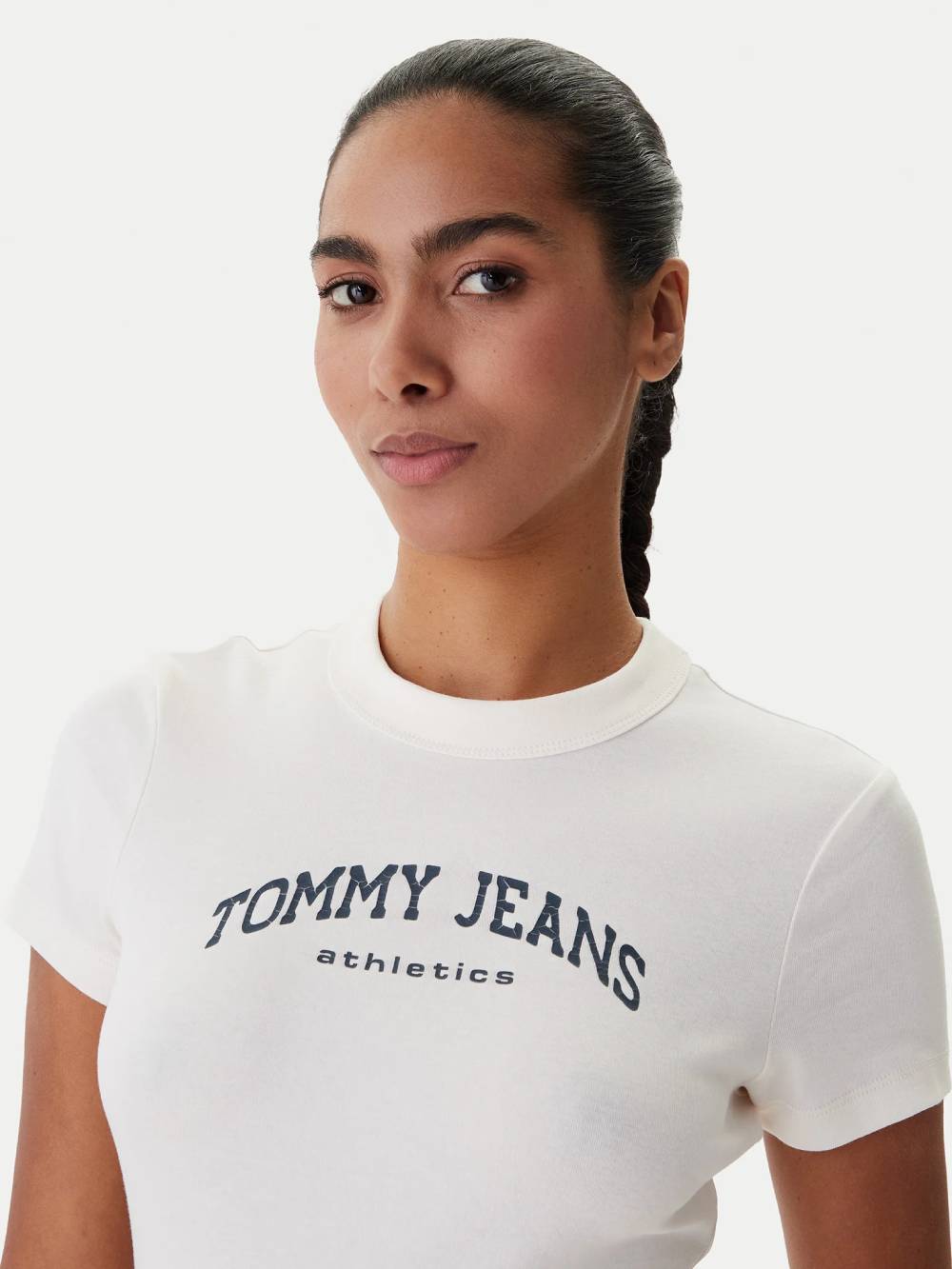 detail Tommy Jeans dámske krémové tričko
