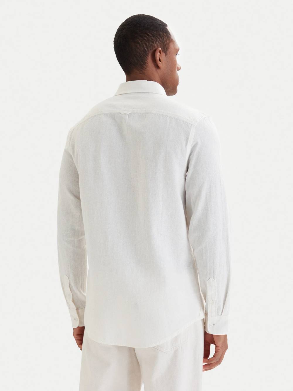 detail Tommy Jeans pánska krémová košeľa