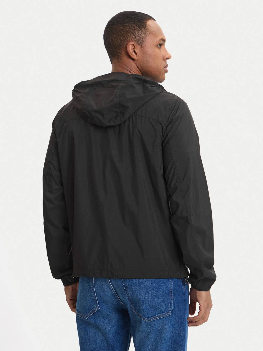 detail Tommy Jeans pánska čierna prechodová bunda