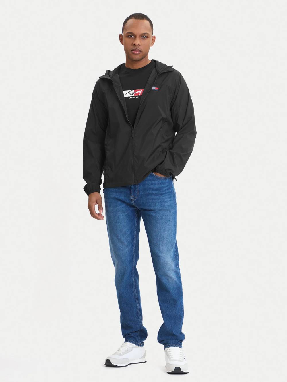 detail Tommy Jeans pánska čierna prechodová bunda