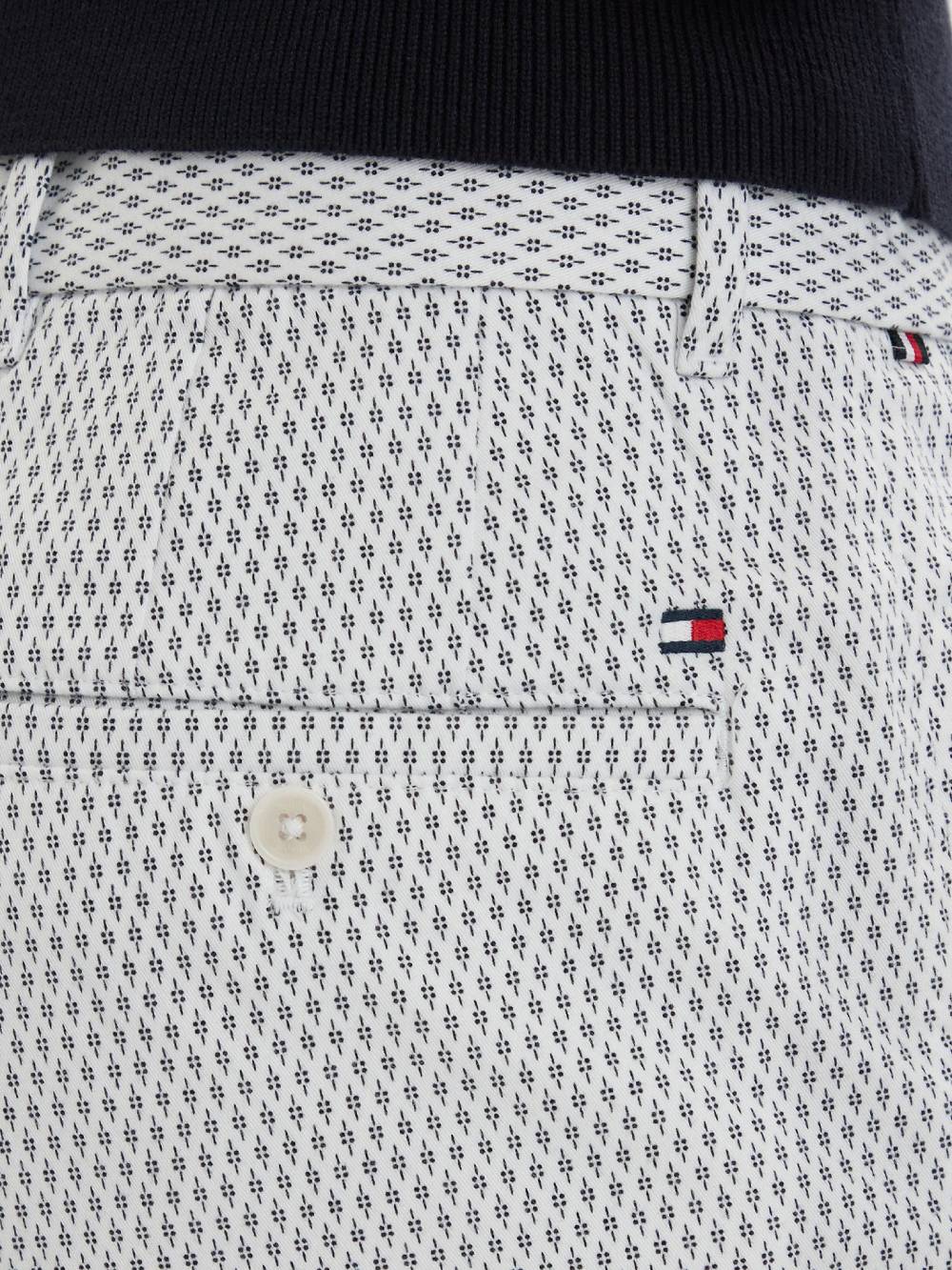 detail Tommy Hilfiger pánske biele kraťasy