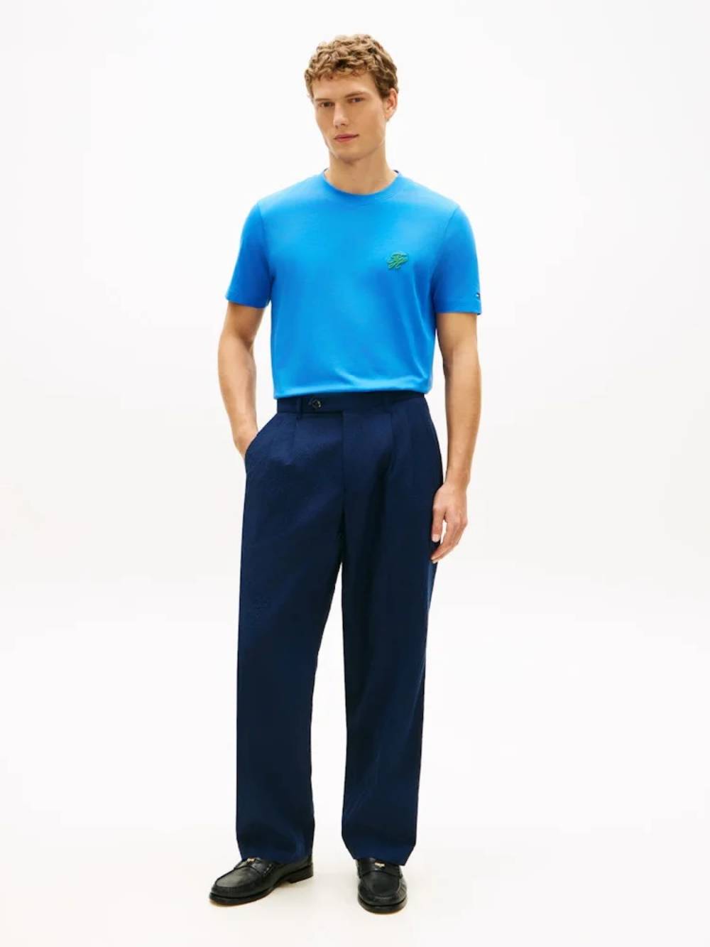 detail Tommy Hilfiger pánske modré tričko