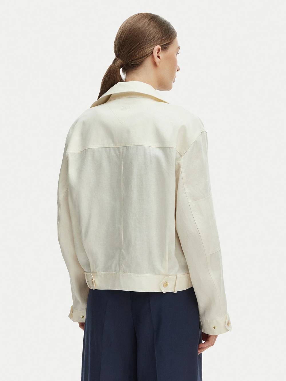 detail Tommy Hilfiger dámska ľanová bunda