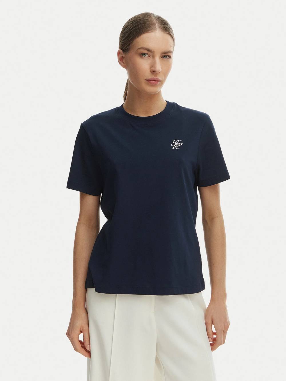 detail Tommy Hilfiger dámske tmavo modré tričko