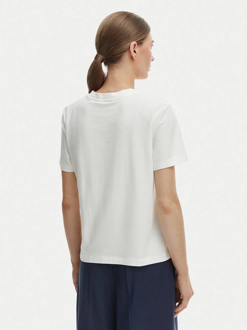 detail Tommy Hilfiger dámske biele tričko
