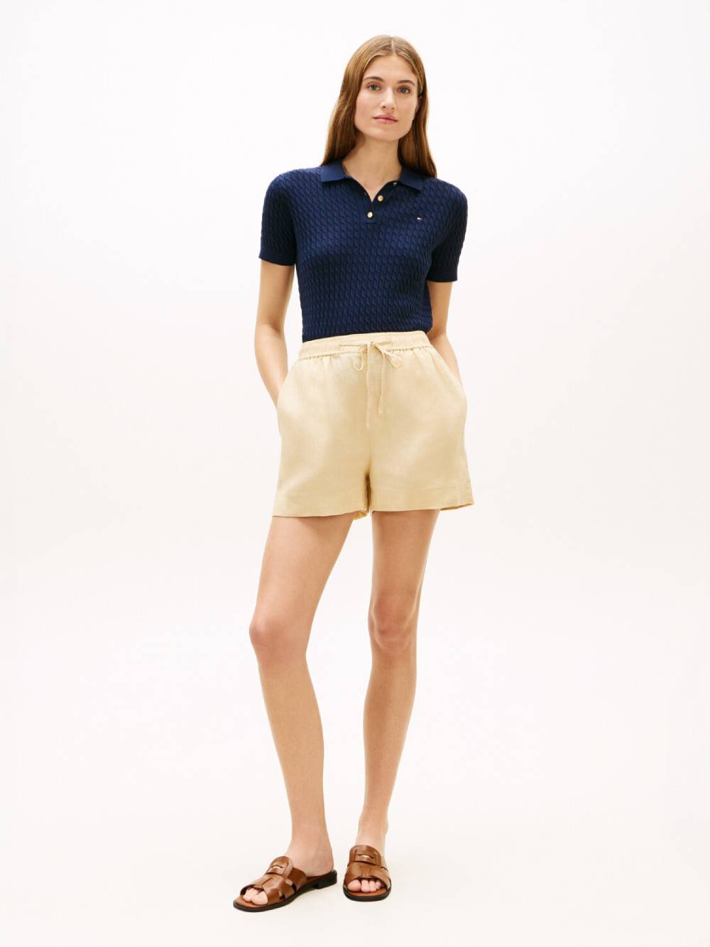 detail Tommy Hilfiger dámske béžové kraťasy