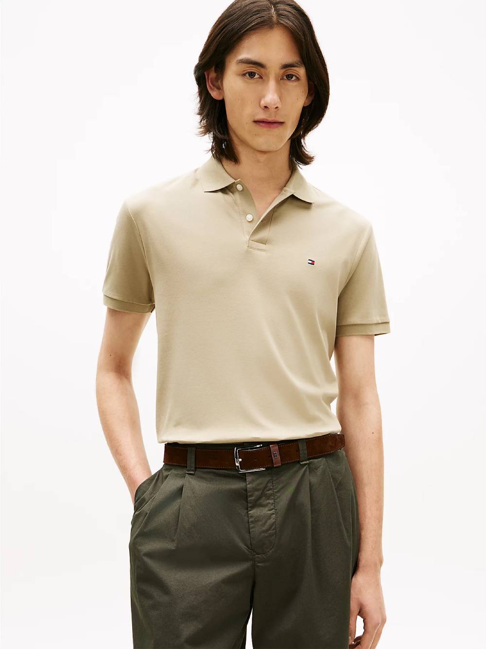 detail Tommy Hilfiger pánske tmavo béžové polo tričko