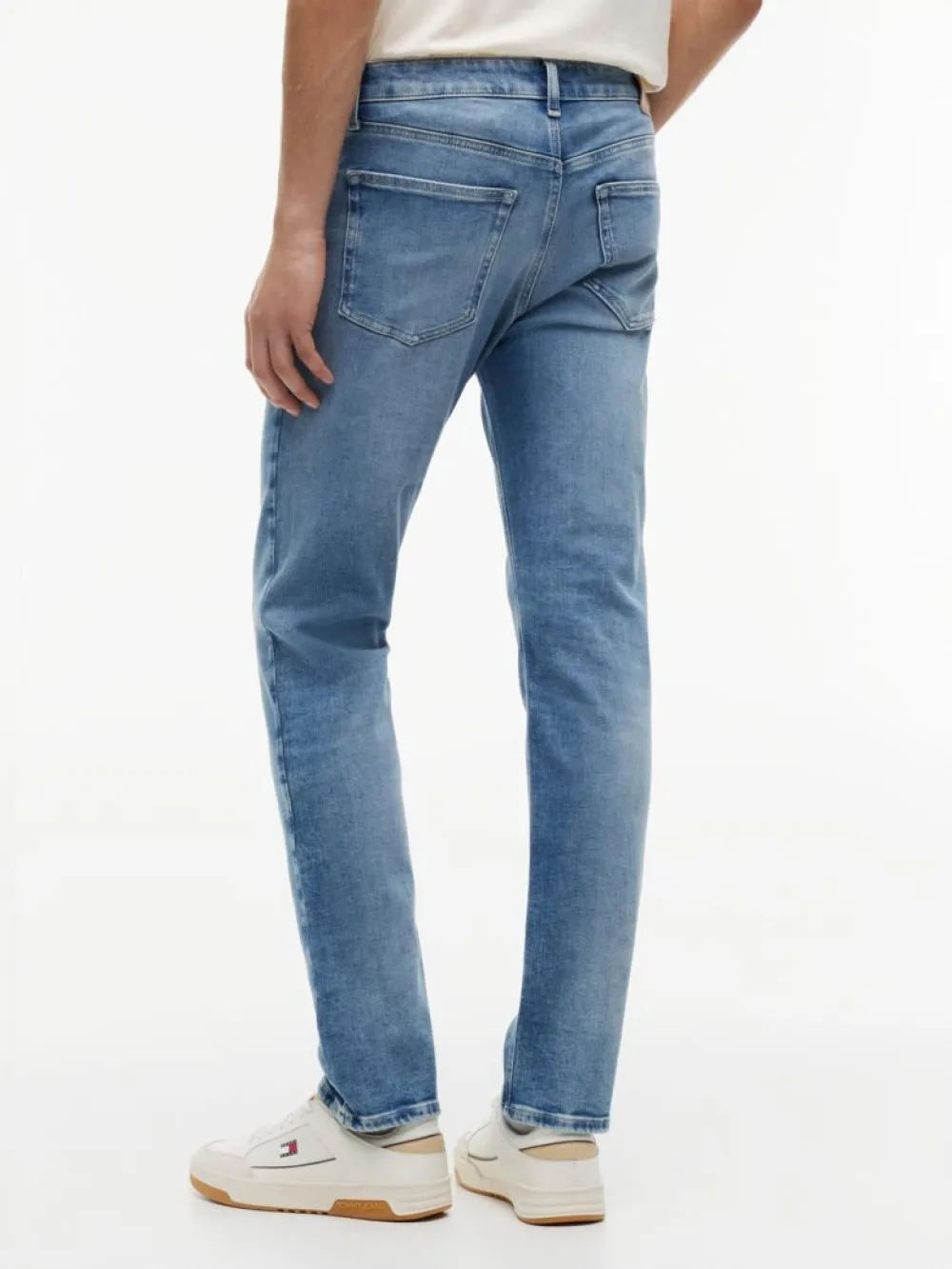 detail Tommy Jeans pánske modré džínsy
