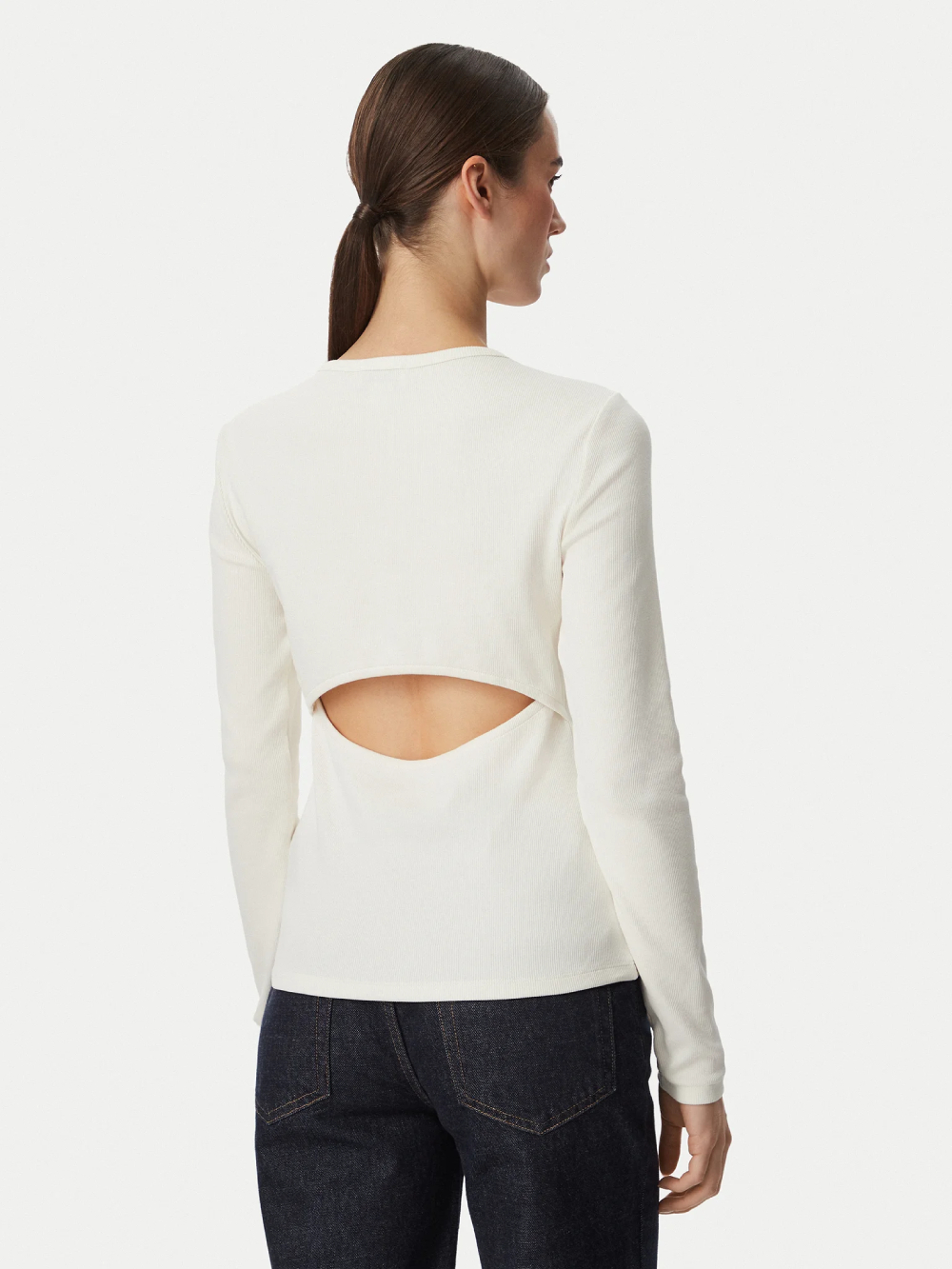 detail Calvin Klein dámske biele tričko
