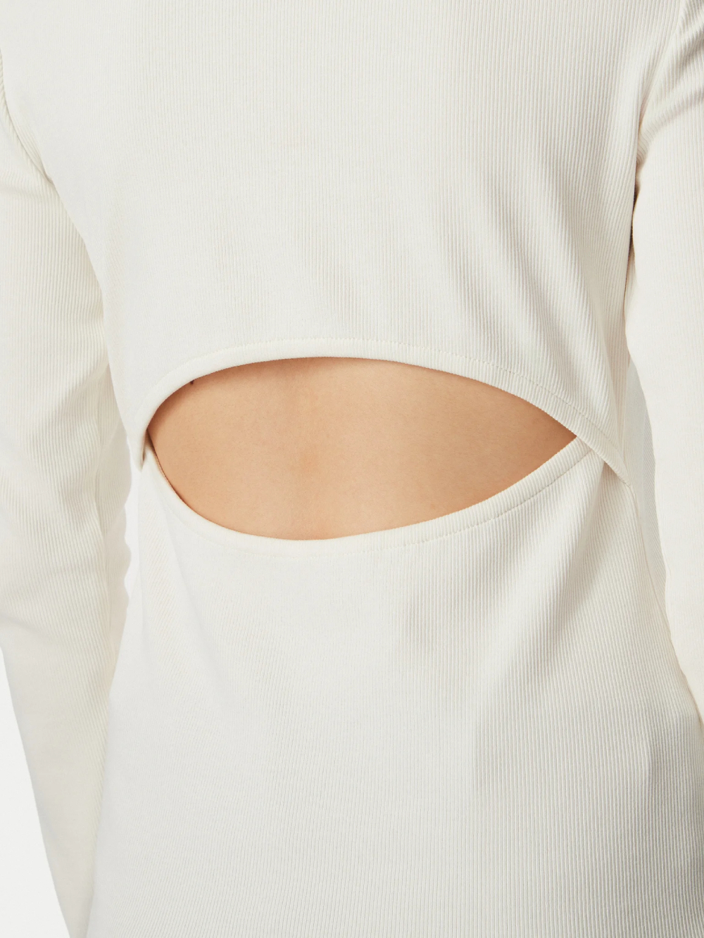 detail Calvin Klein dámske biele tričko
