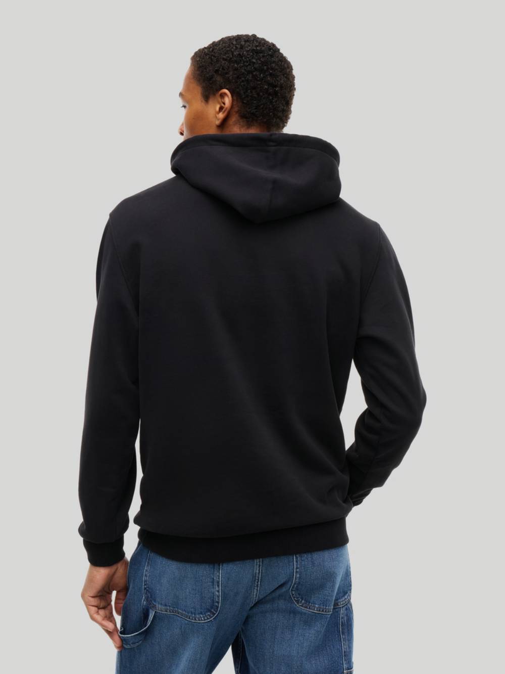 detail Tommy Jeans pánska čierna mikina