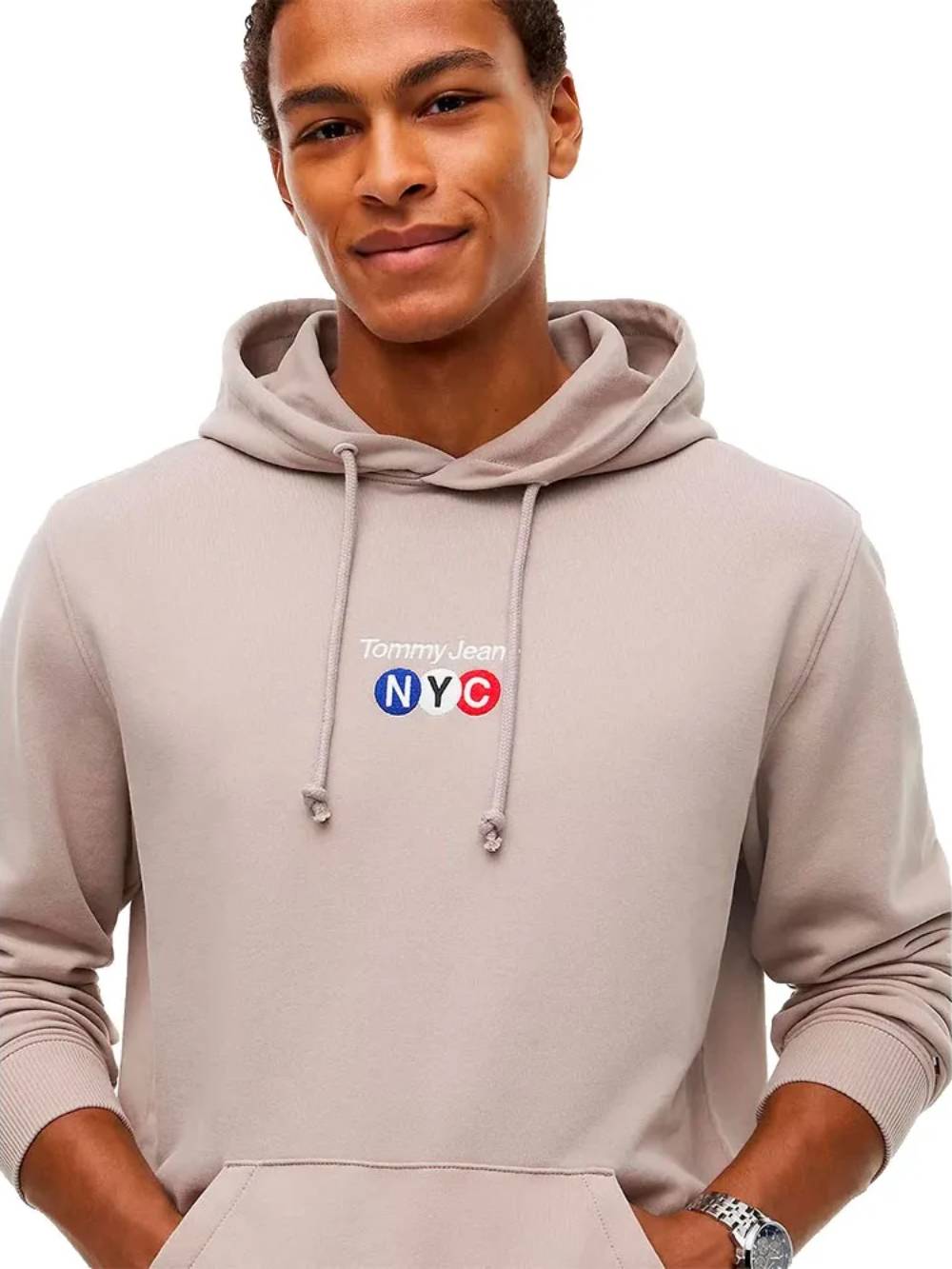 detail Tommy Jeans pánska hnedá mikina